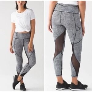 Lululemon Outrun Tight Power Luxtreme 12‎ Jacquard Black & White 25" Pockets